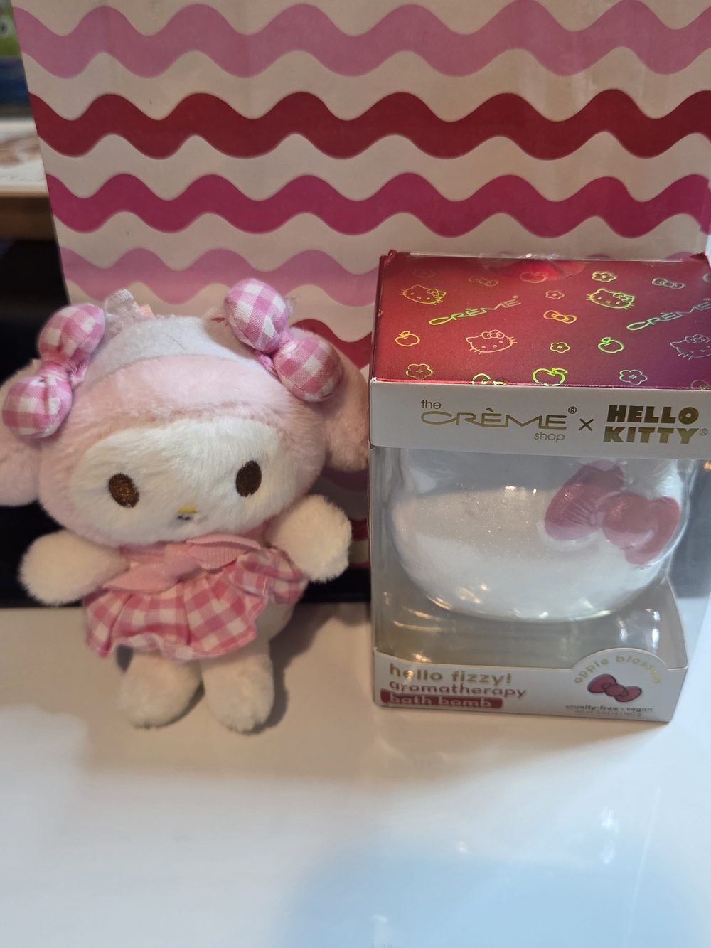 Hello Kitty Bath Bomb And Plush Set